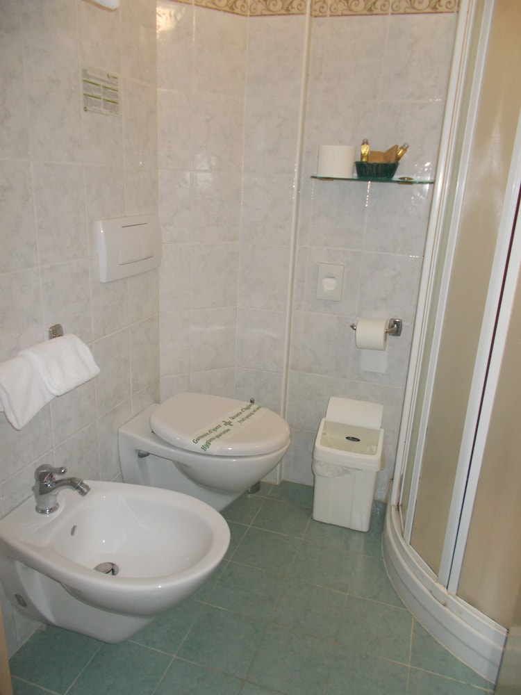 Hotel Nedy 44/47