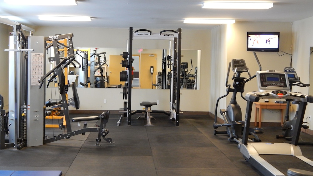 Slemon Park Hotel & Conference Centre 13/35