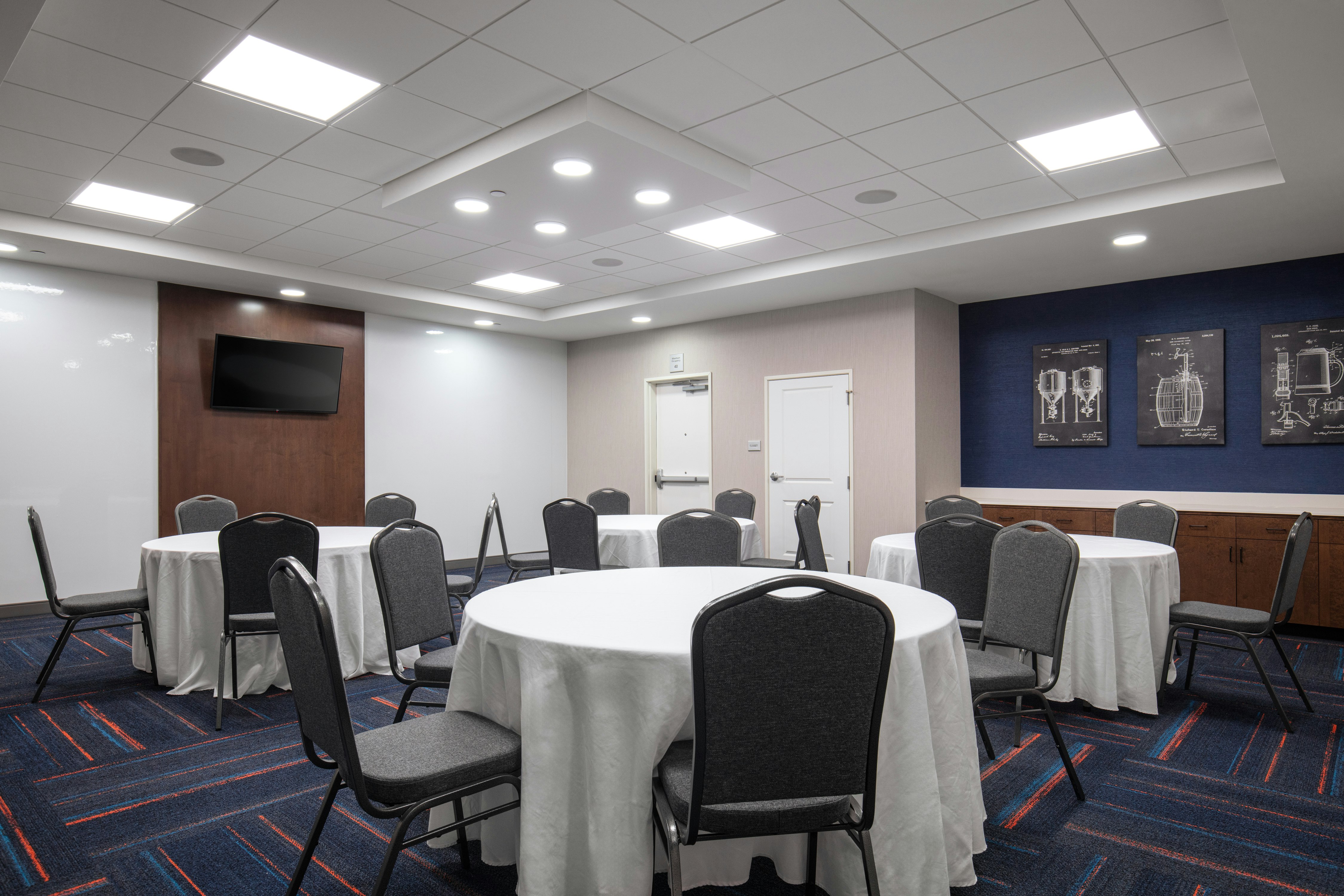 Hampton Inn by Hilton Green Bay Stadium 24/26