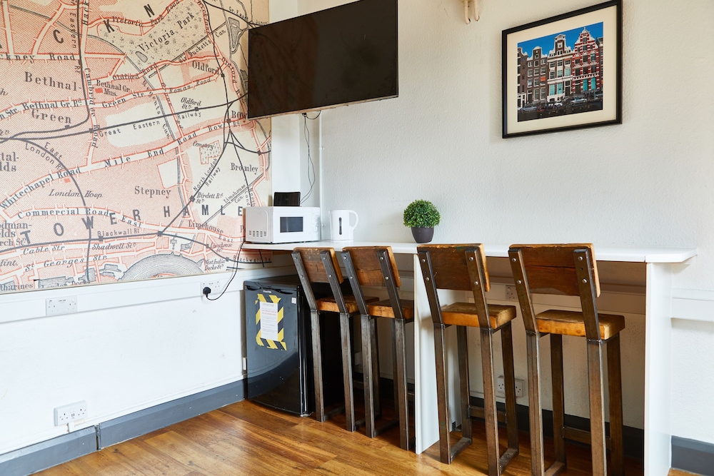St Christophers Inn Village London Bridge Hostel Ex Hostel St Christophers Village 64/74
