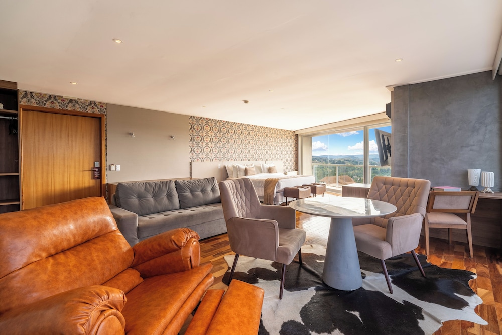 Chris Park Hotel 59/74
