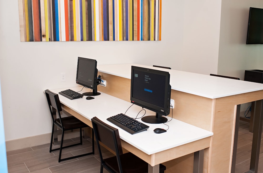 Holiday Inn Express Suites Birmingham North Fultondale 34/34