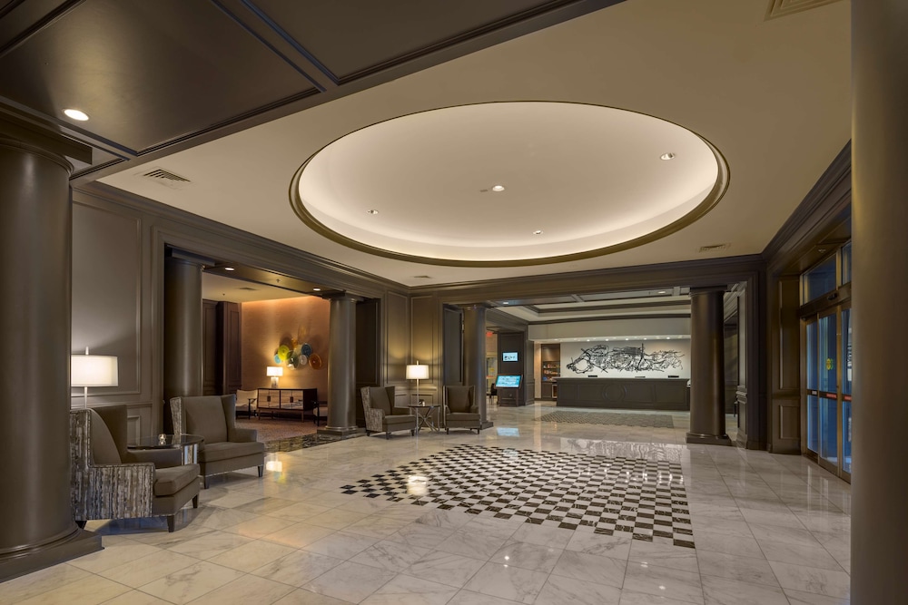 Hilton Alexandria Old Town 10/74