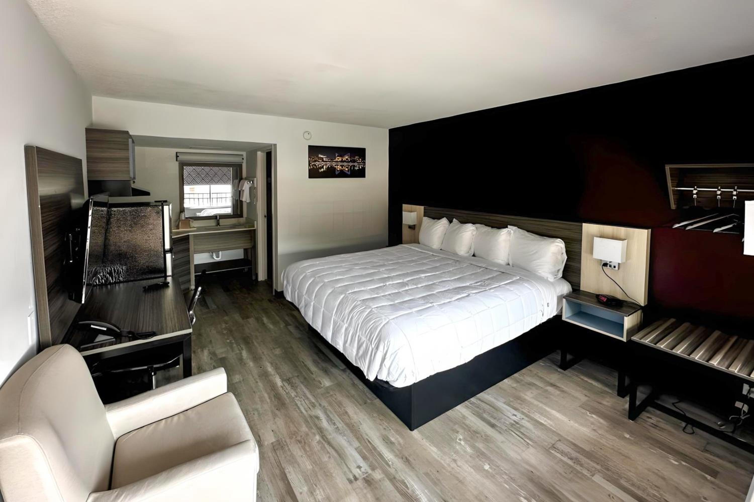 1 Bedroom, Efficiency, Suite, Pet Friendly