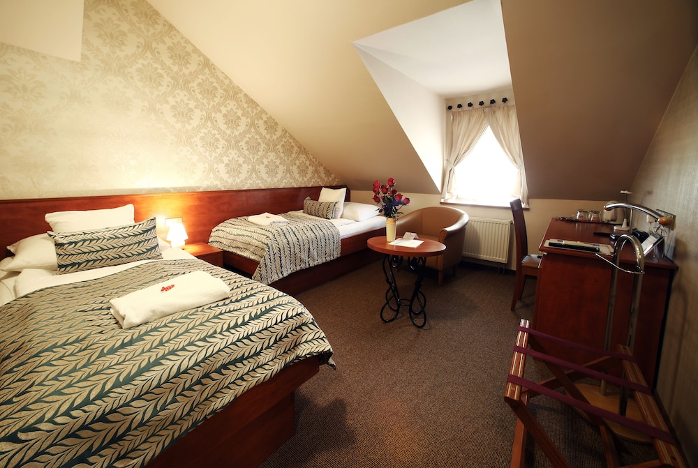 Hotel Roudna 7/69