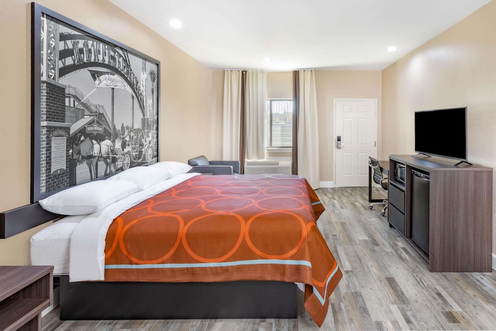 ROOM, KING BED, ACCESSIBLE