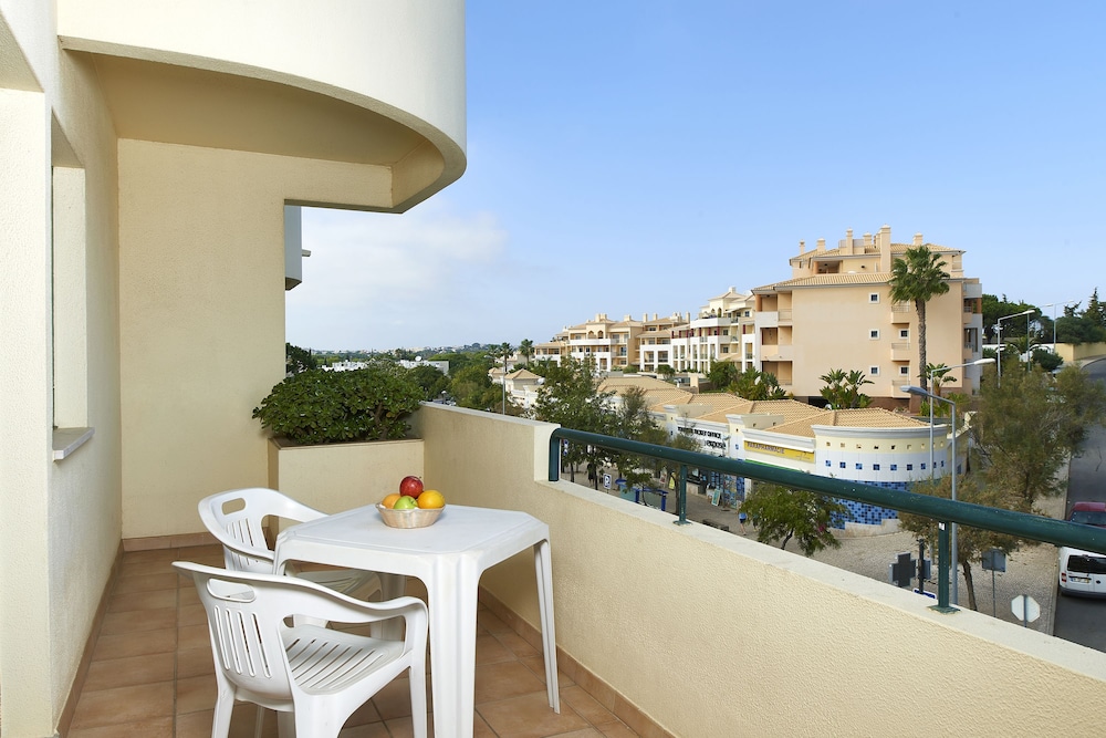 Oceanus Aparthotel 54/63