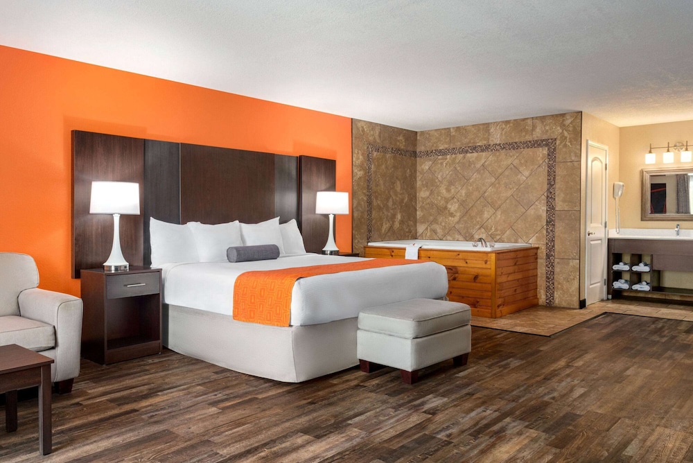Howard Johnson By Wyndham Pigeon Forge 27/68