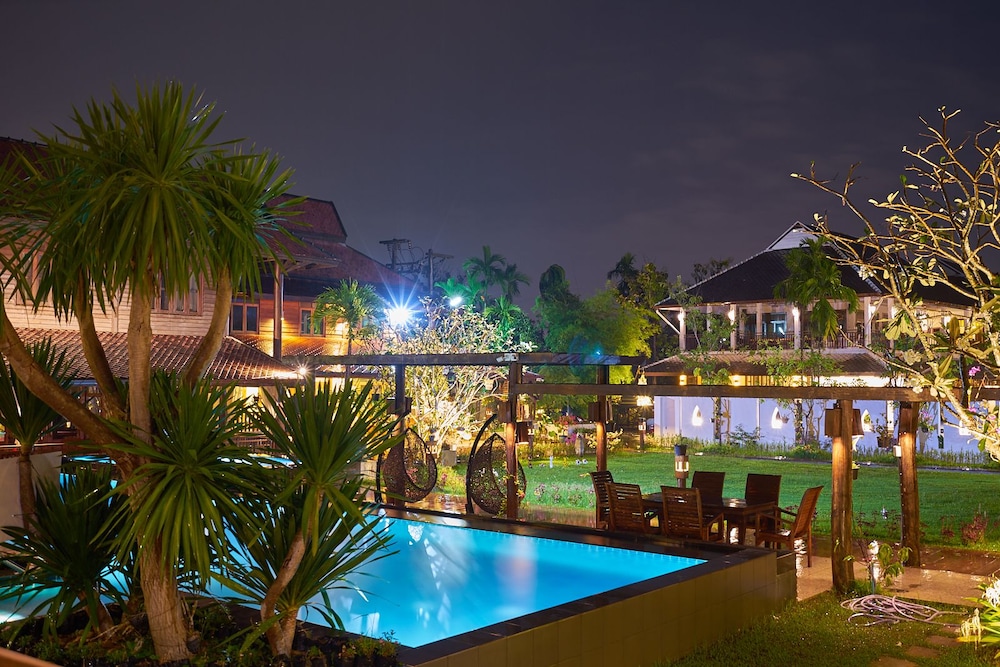 Huean Kham Hom Resort 64/72