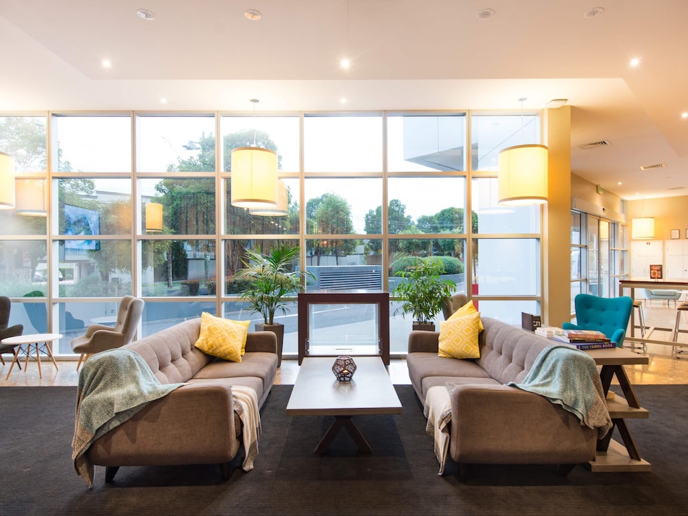 IBIS MELBOURNE GLEN WAVERLEY 51/76