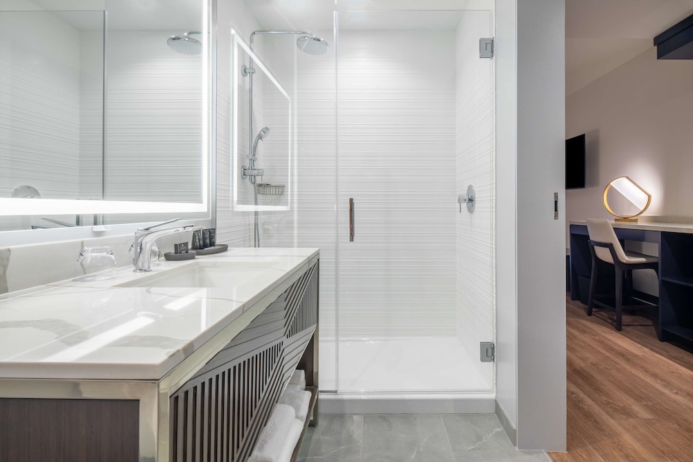 Hyatt Centric Las Olas Fort Lauderdale 60/63