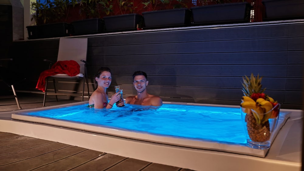 Hospitality Hotel 44/57