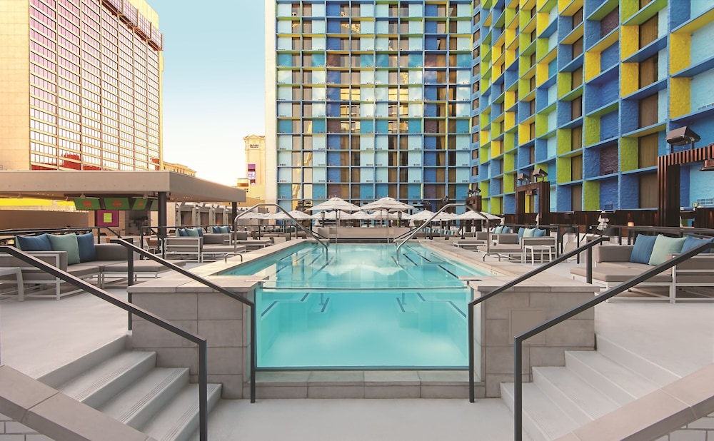 The LINQ Hotel & Casino - A Caesars Rewards Destination 24/54