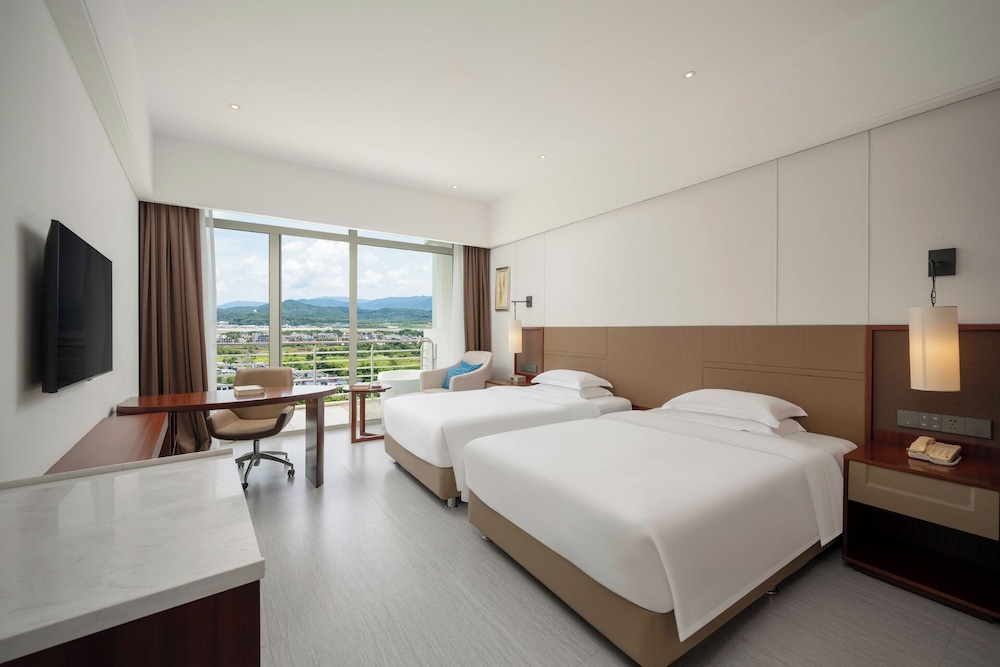 Deluxe, 2 Double Beds, Garden View