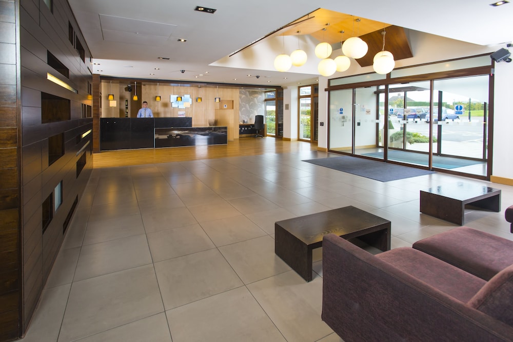 Holiday Inn Express London Epsom Downs 13/69