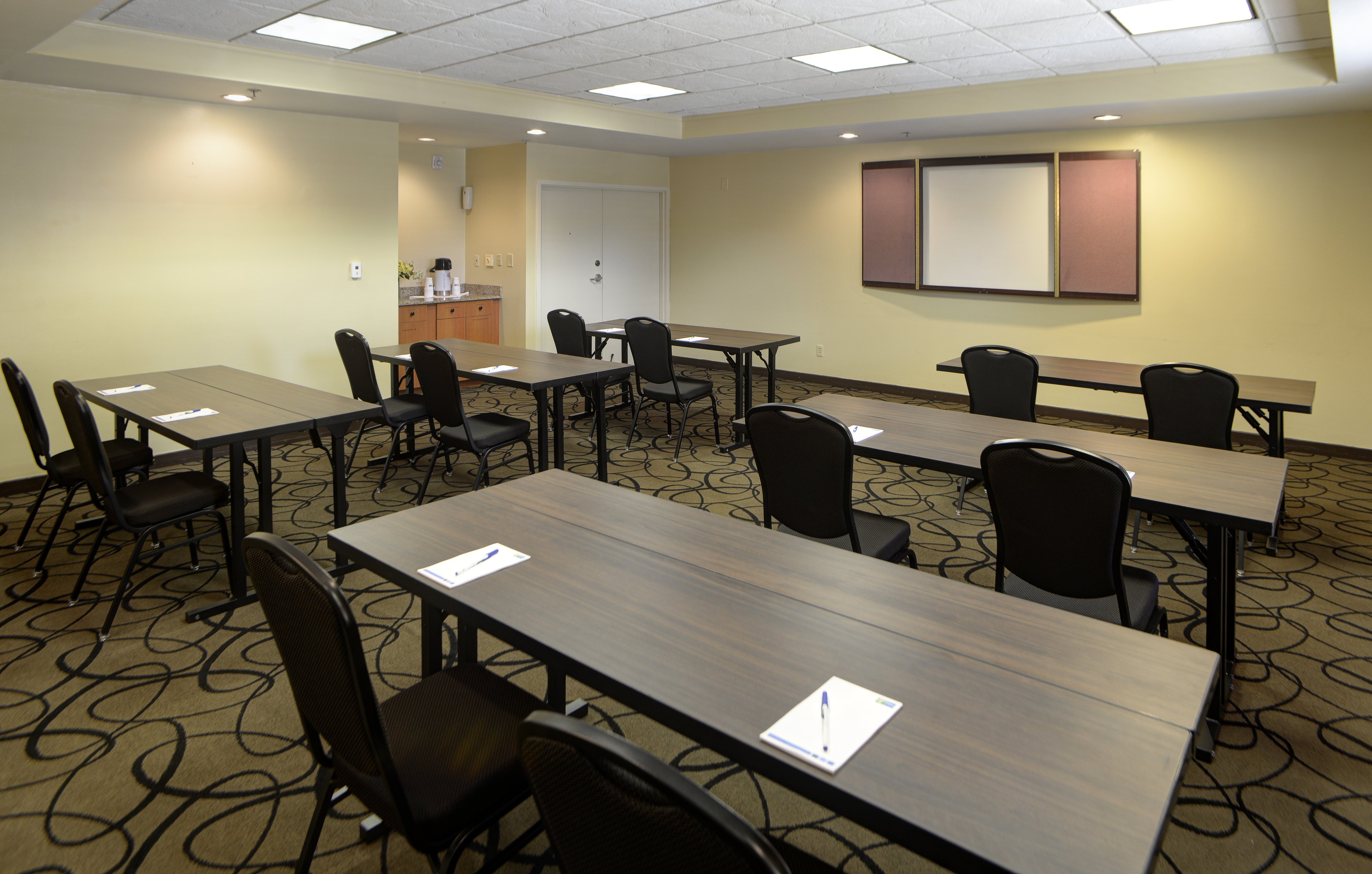 Holiday Inn Express Indianapolis South 51/54