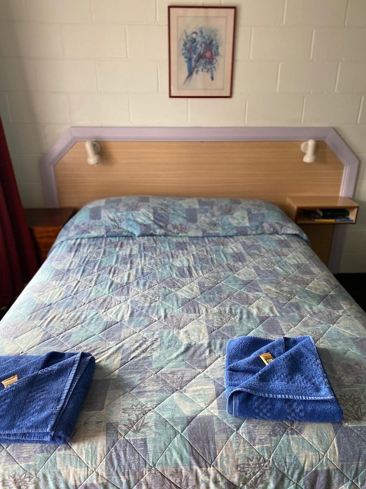 BELLVIEW MOTEL 17/55