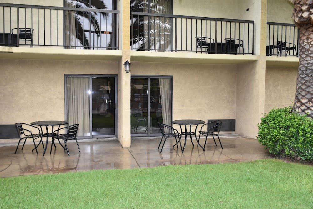 Ontario Airport Inn 52/60
