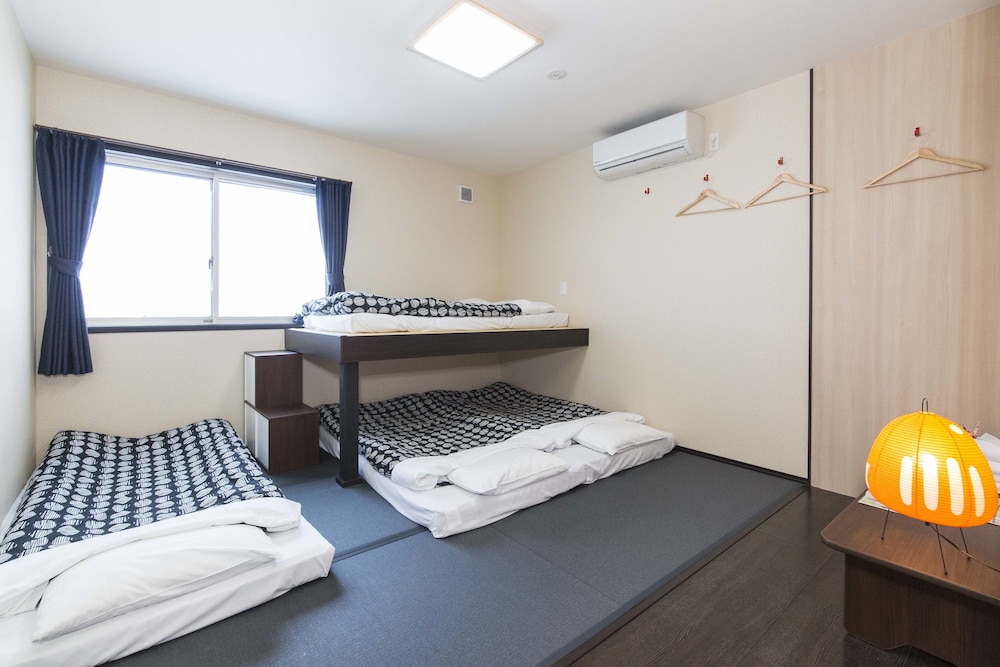 Private, 4 Beds, 4 Futon Beds, Shared Bathroom