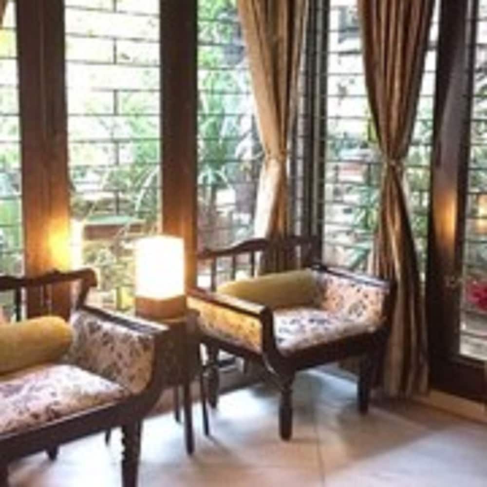 Icon Boutique Hotel by Bhagini 12/33