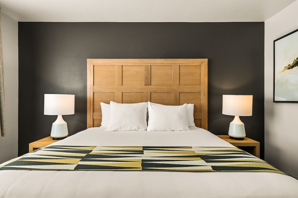 Oxford Suites Redding 26/64