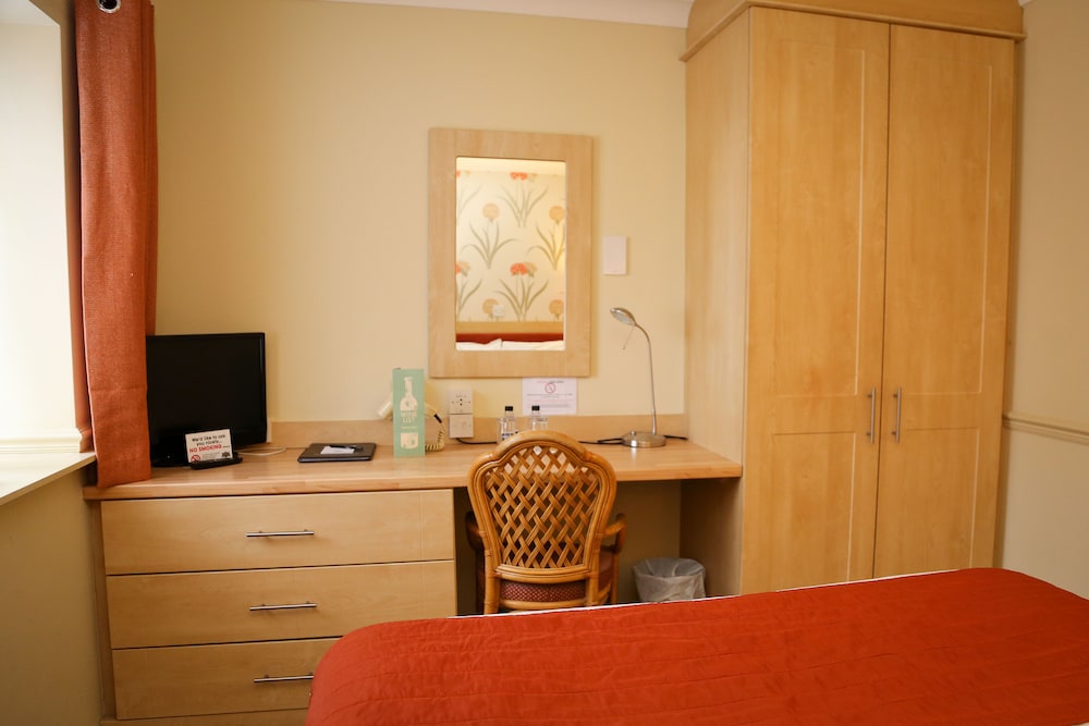 Millfields Hotel 49/58