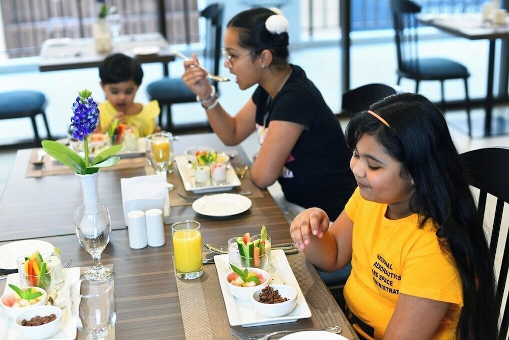 Kingsgate Al Jadaf by Millennium Hotels 31/44