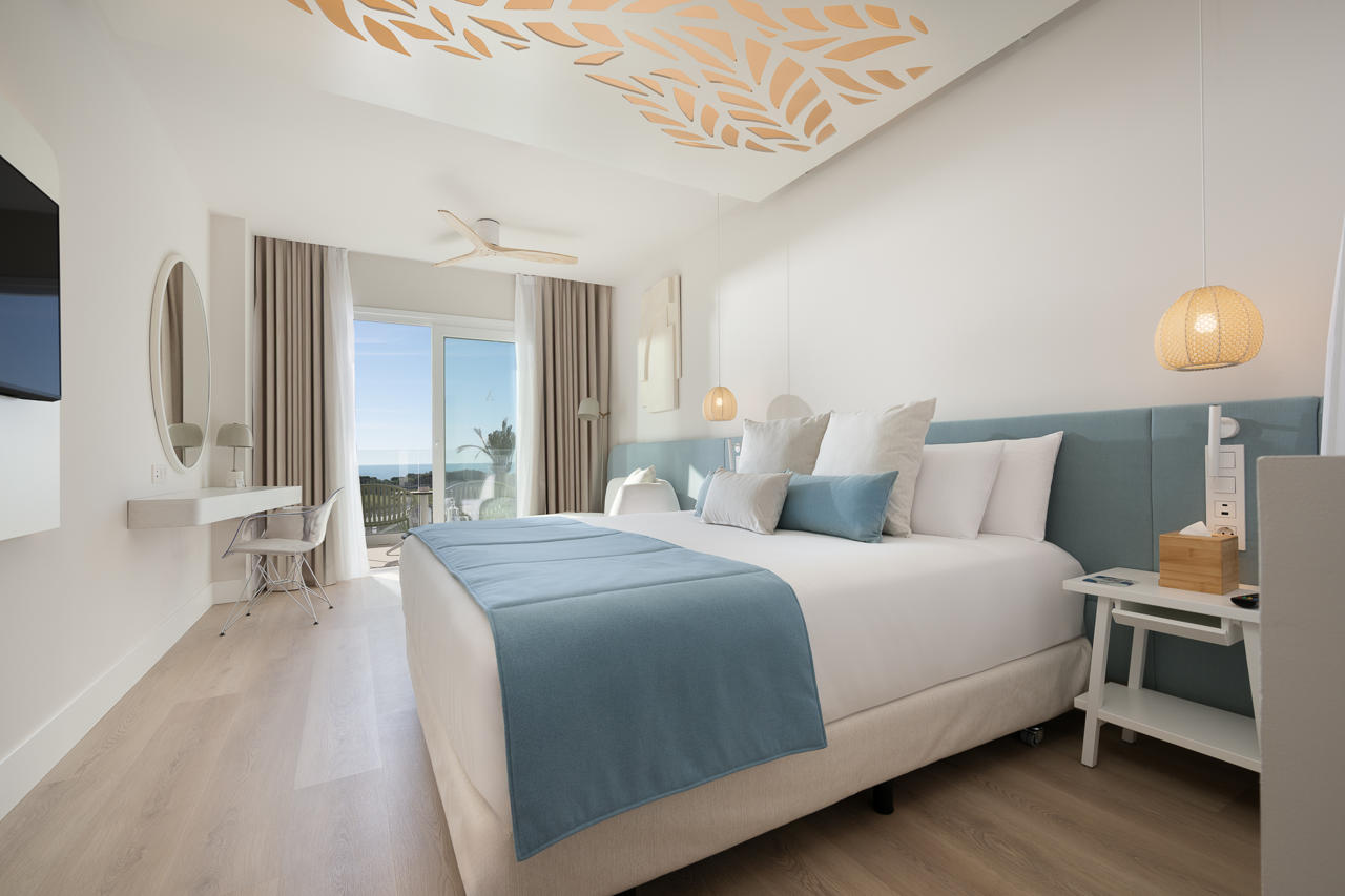 Amare Beach Hotel Sancti Petri 74/111