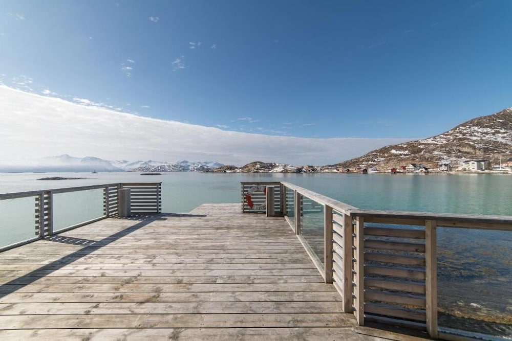 Sommaroy Arctic Hotel 40/50