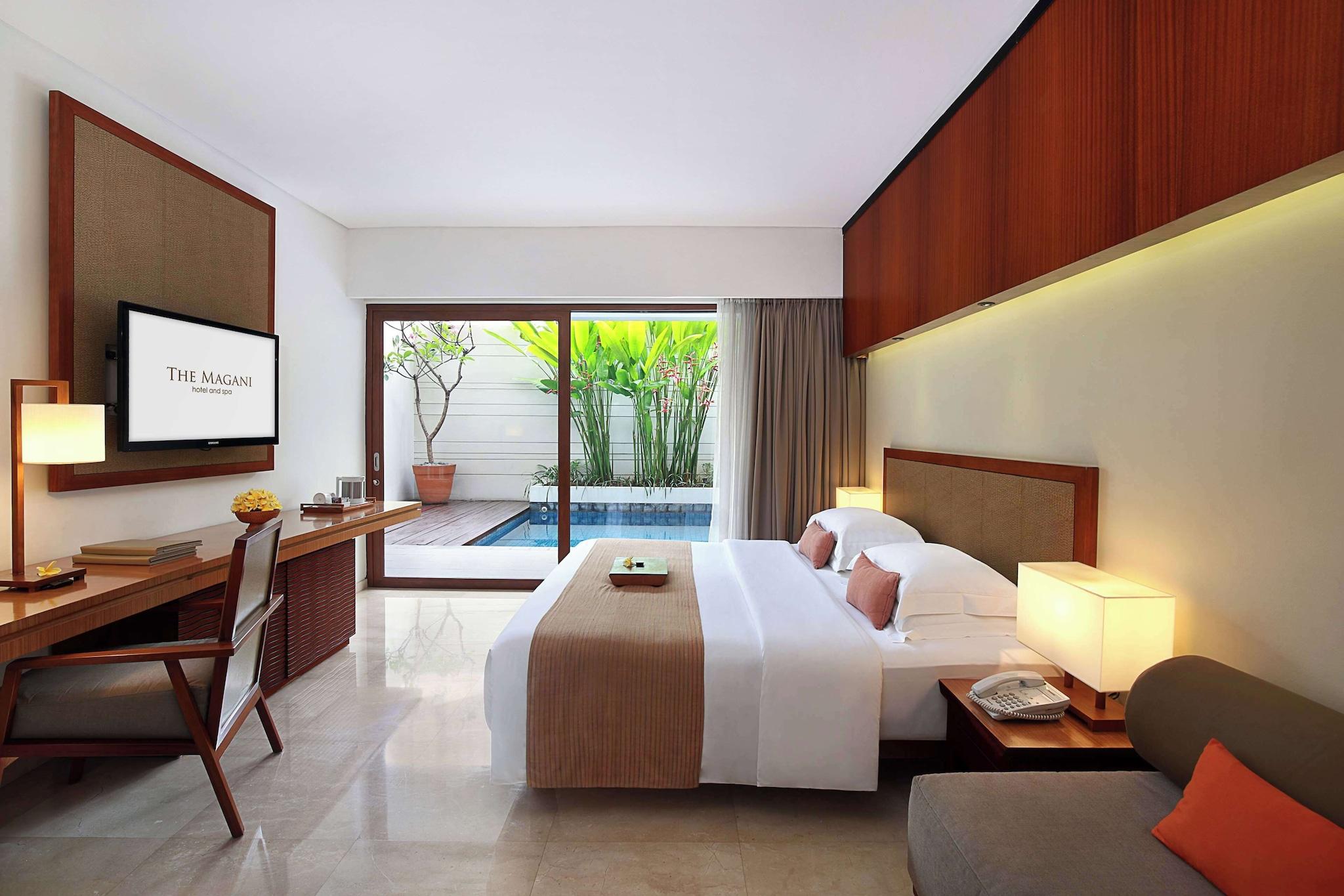 Premier, Plunge Pool