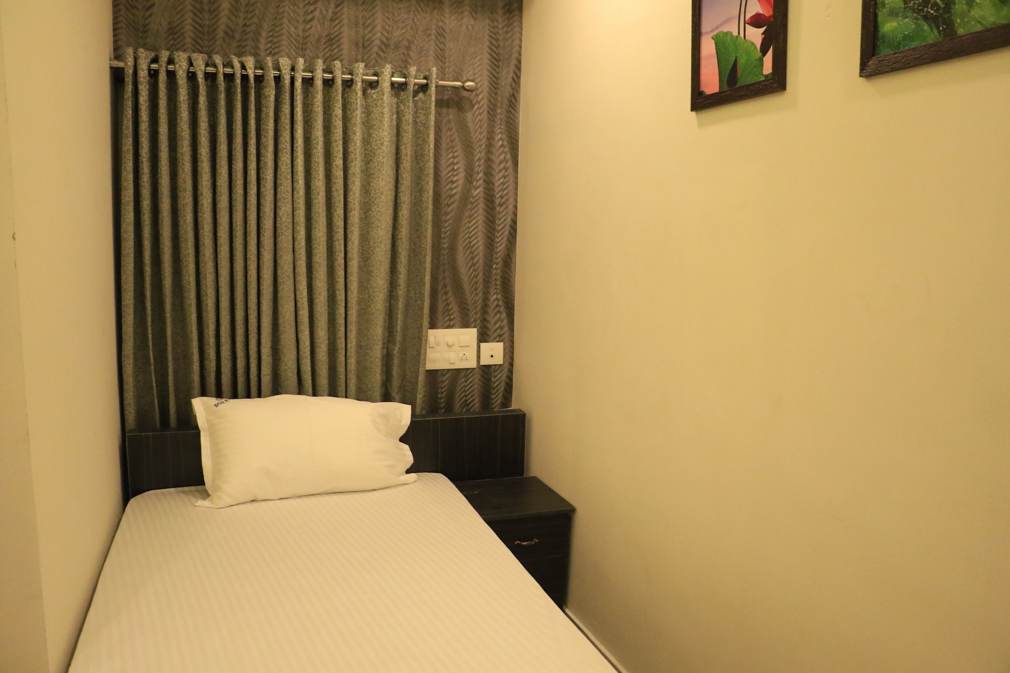 غرفة قياسية مفردة، South Gate Residency 3/3
