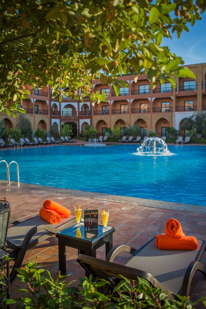 Hotel Riad Ennakhil 68/74