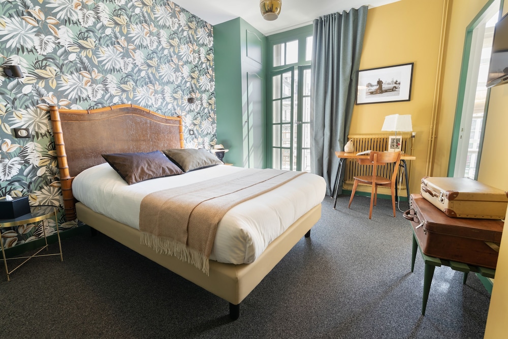 EXECUTIVE, DOUBLE BED