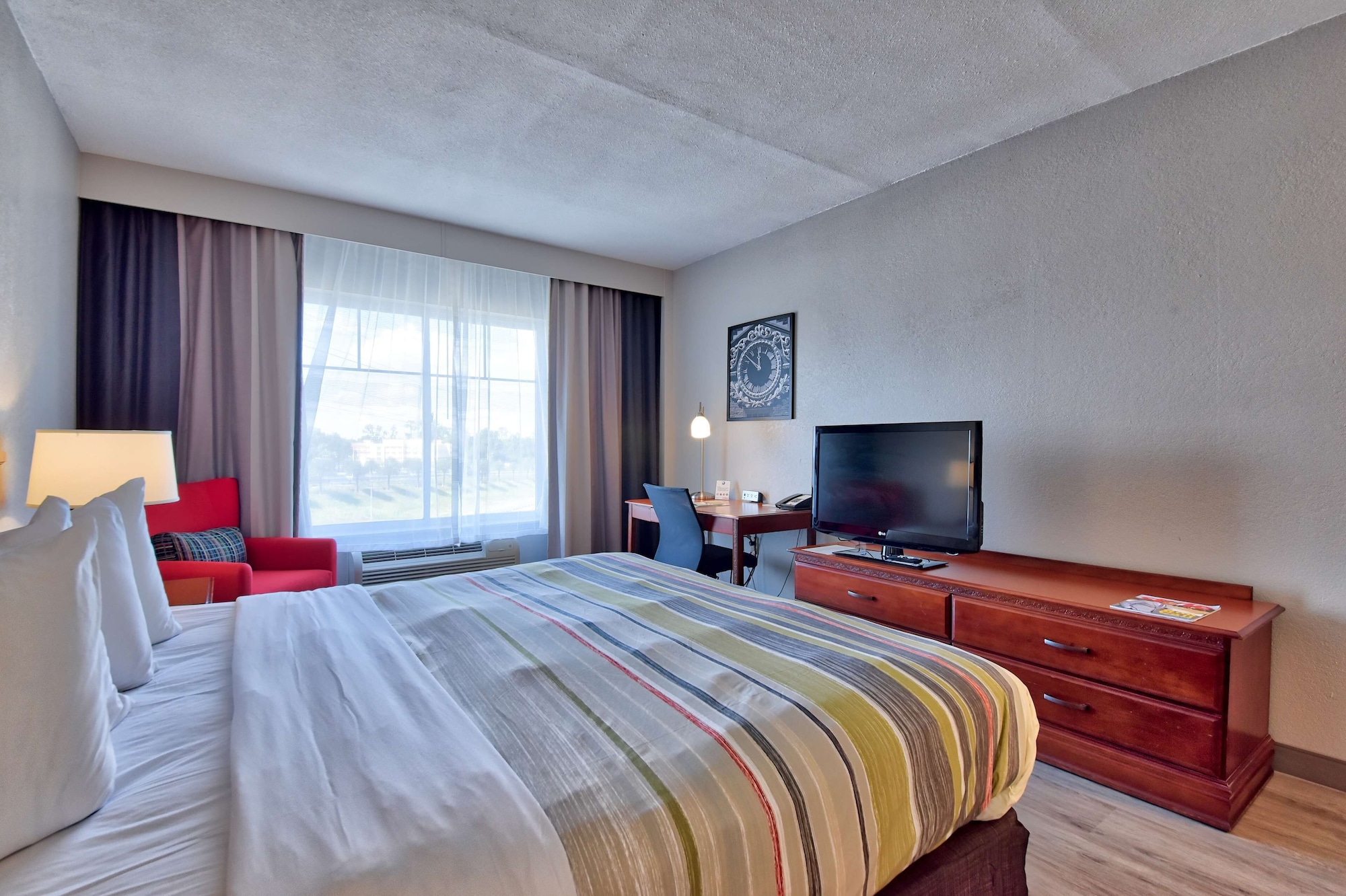 ROOM, KING BED, ACCESSIBLE