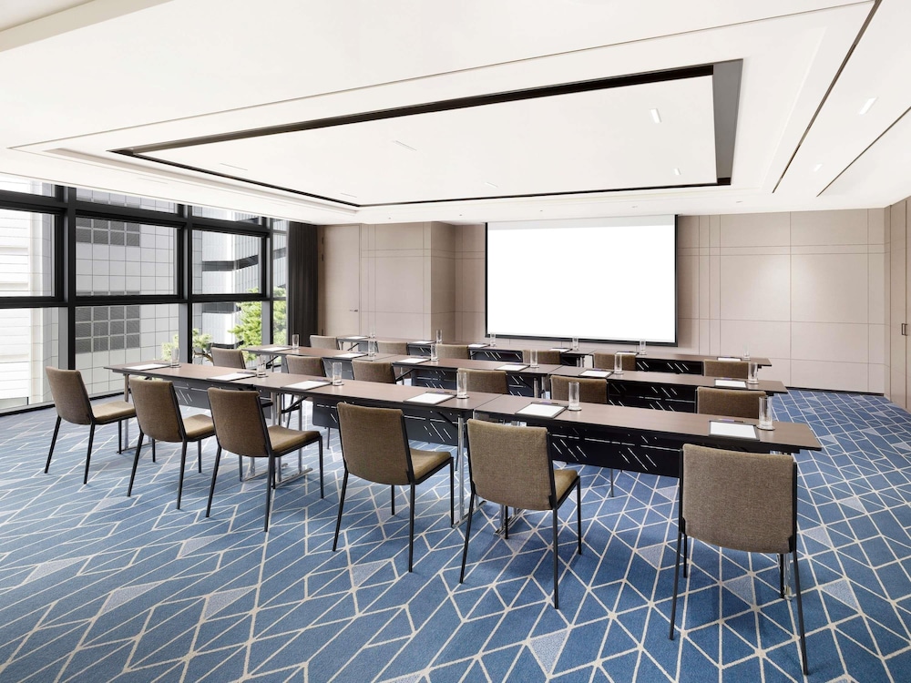 Sofitel Ambassador Seoul Hotel and Serviced Residences 60/71