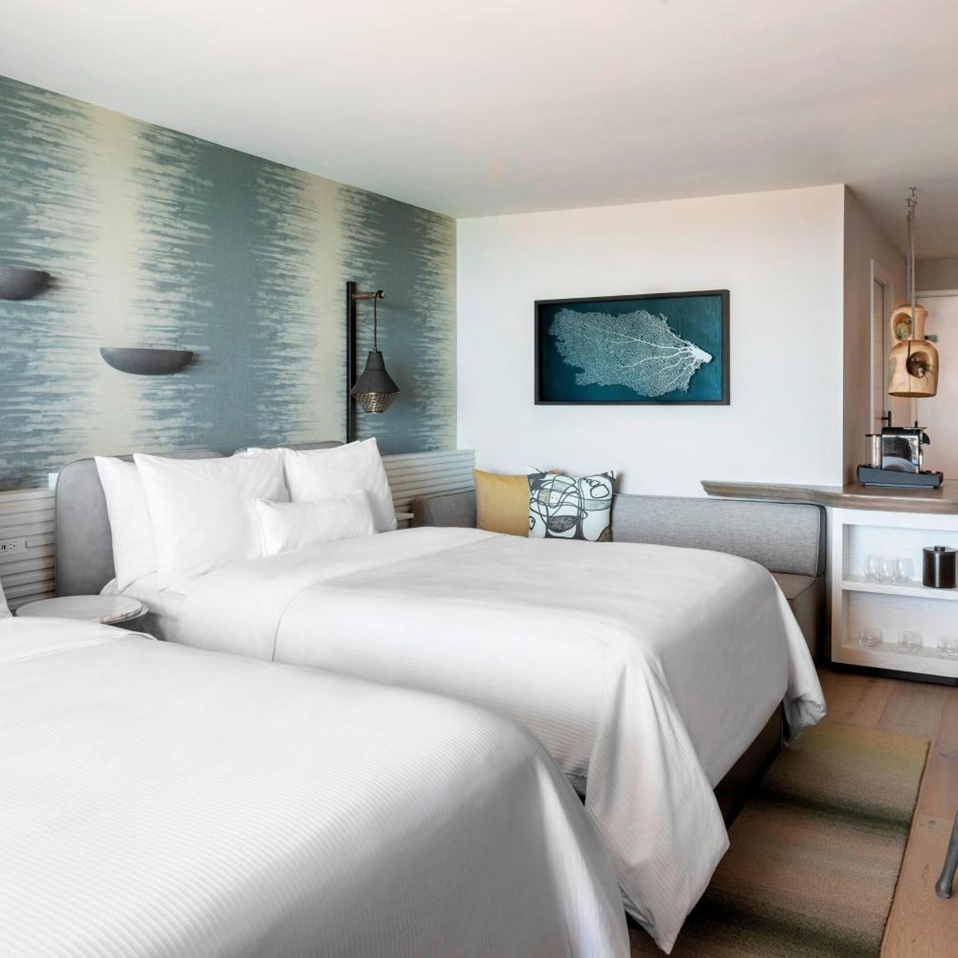 2 Queen Beds, Ocean Front, Large