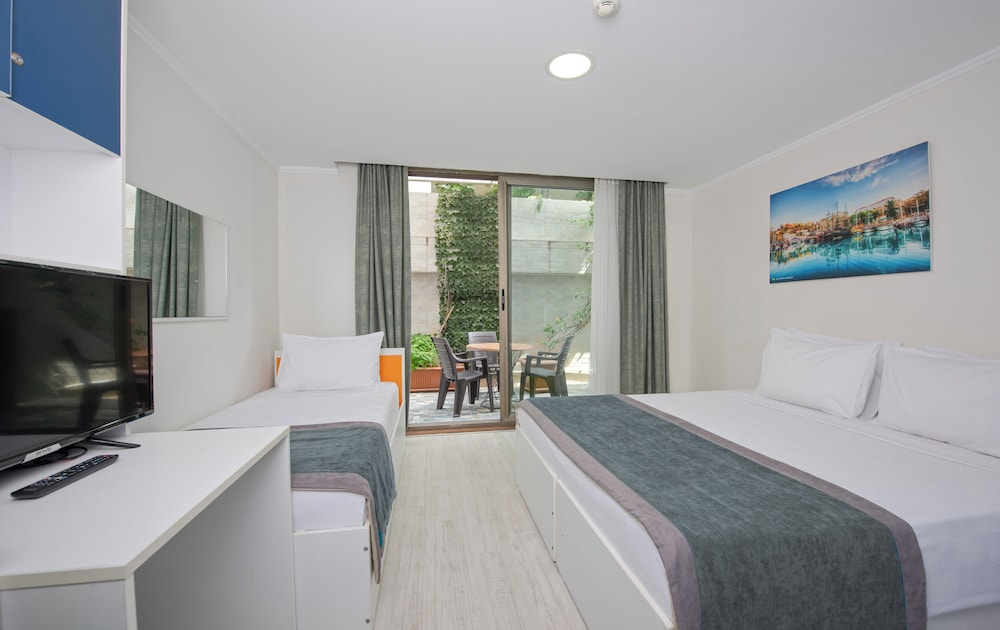 CITRUS PARK HOTEL 26/56