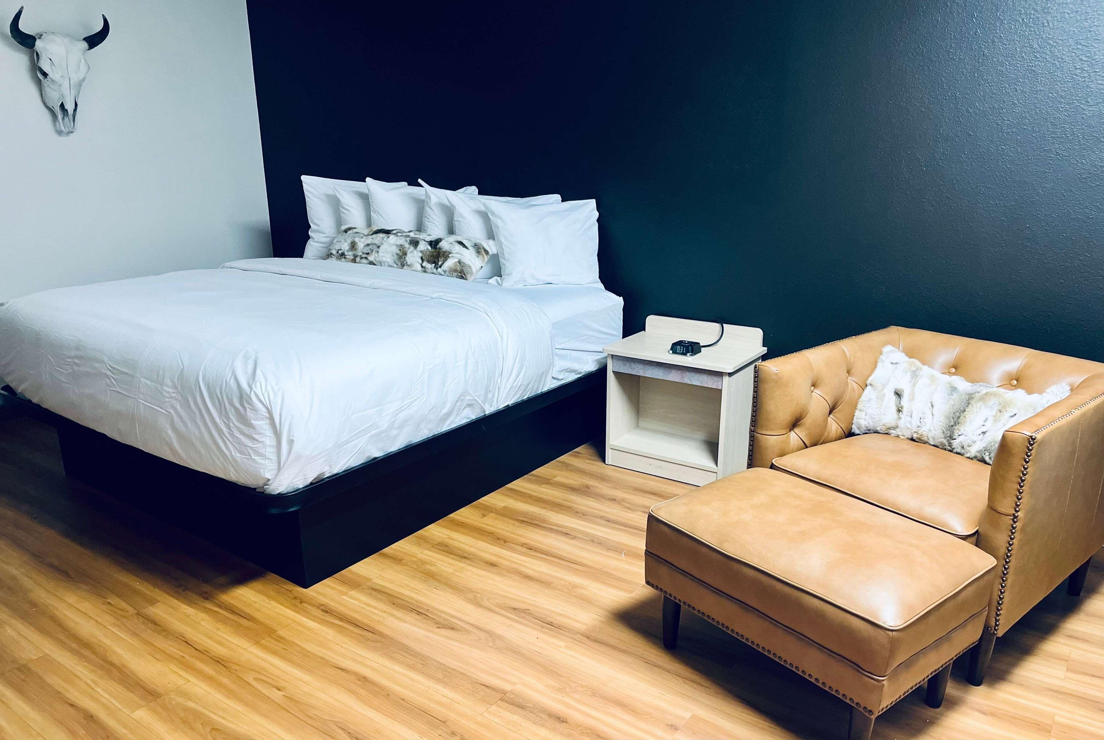Room, King Bed