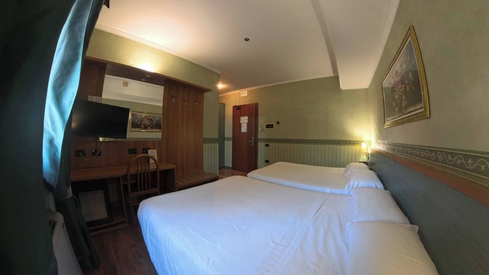 Hotel Aurora 24/62