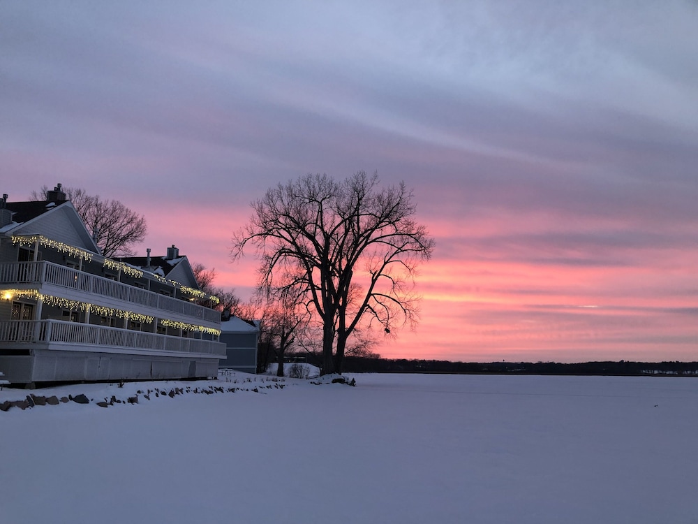 The French Country Inn Lake Geneva 39/43