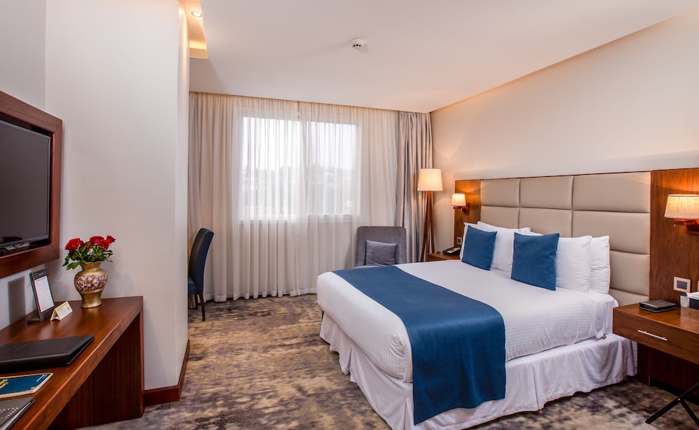 Golden Tulip Canaan Kampala 30/69