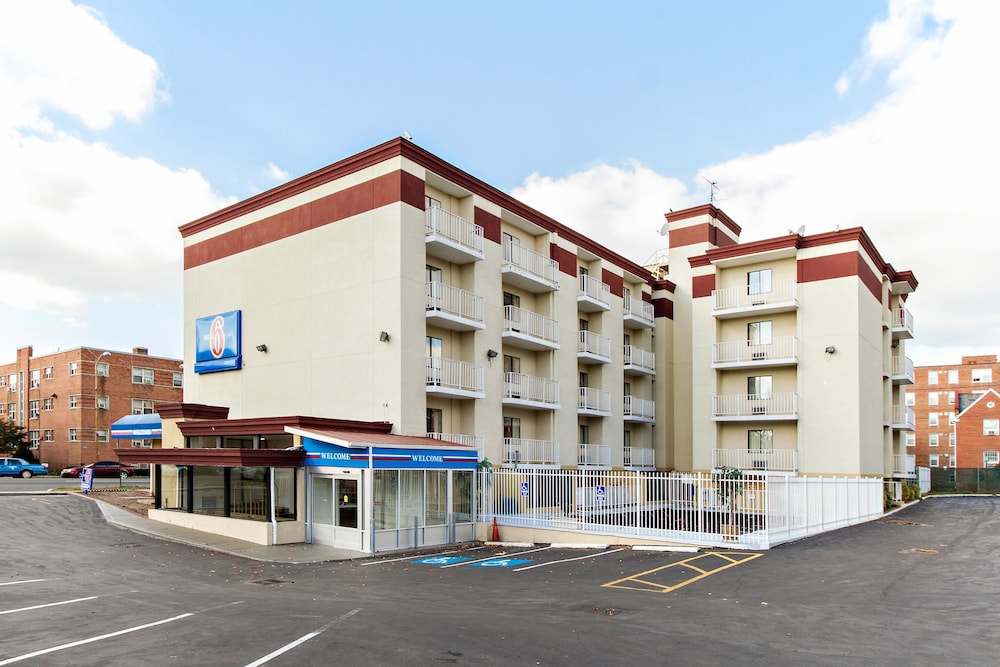 Motel6 Washington, DC 60/66