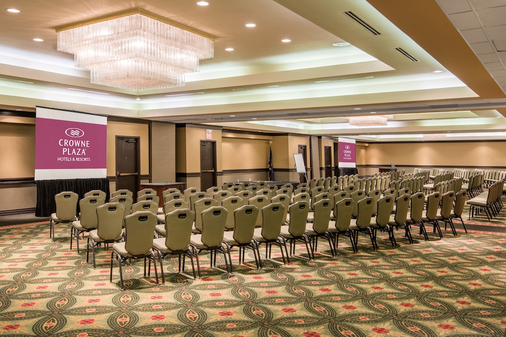 Crowne Plaza Indianapolis Airport 44/58