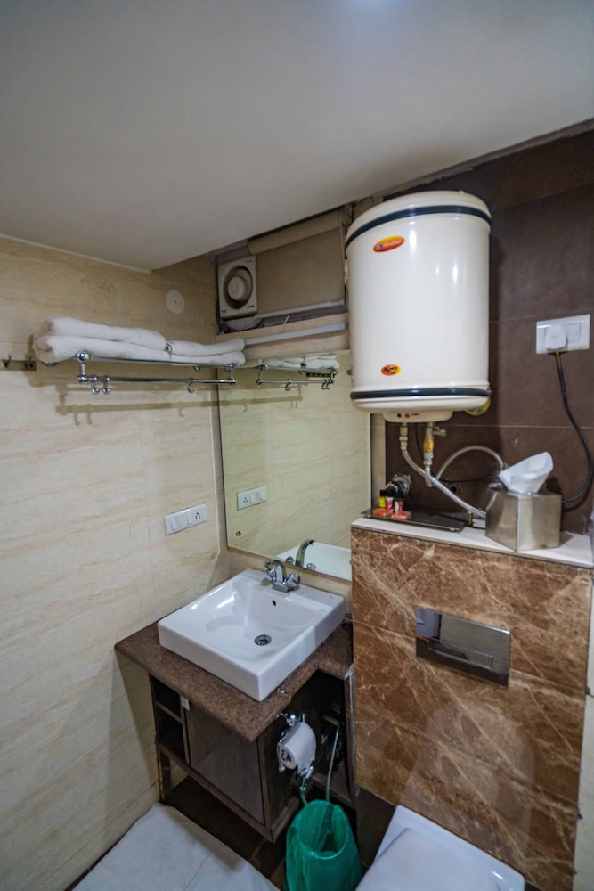 Hotel Ashiana Regency 43/45