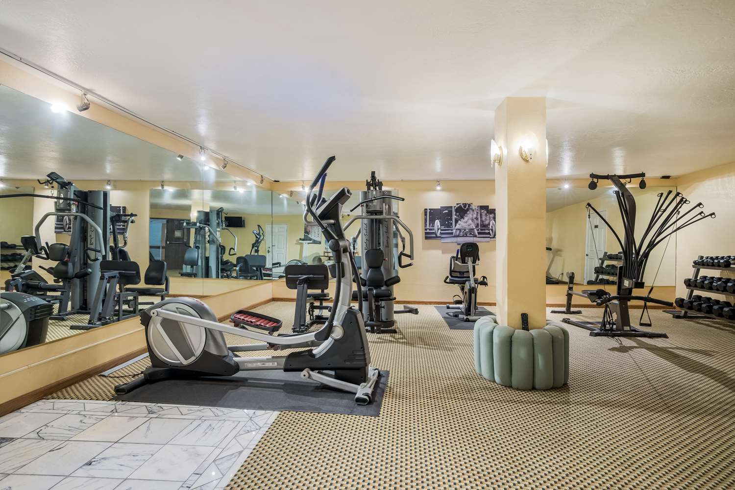 Chateau Big Bear Boutique Hotel, BW Signature Collection 26/55