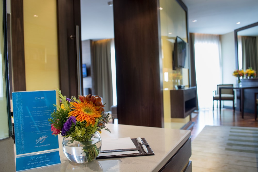 Lobby at A-ONE Pattaya Beach Resort, PATTAYA