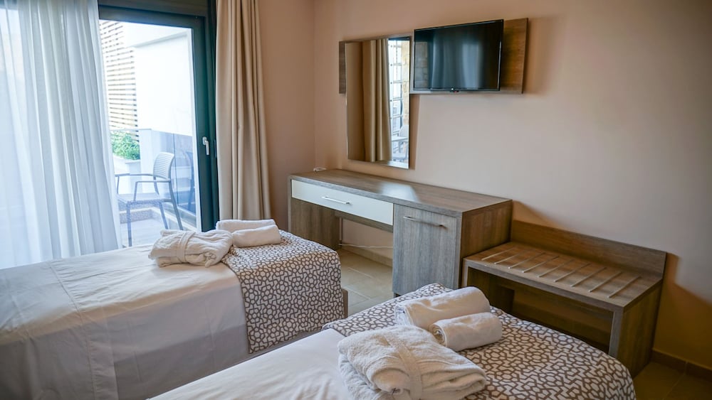Agnes Deluxe Hotel 14/44