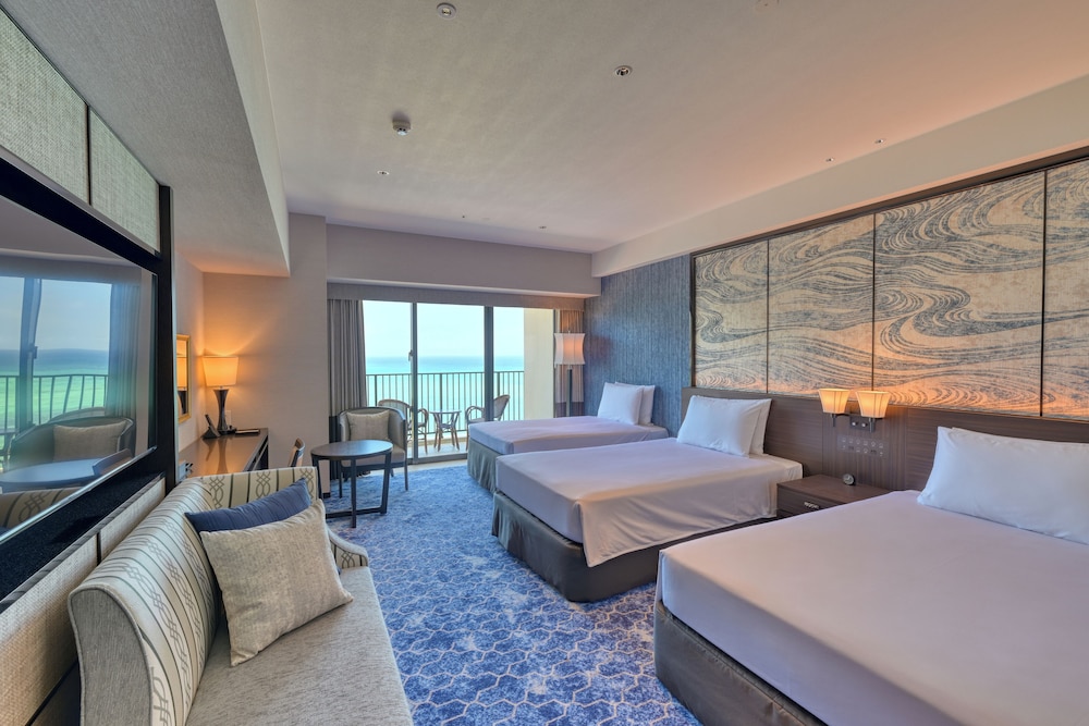 DELUXE, TWIN BEDS, WITH EXTRA BED, HIGH FLOOR