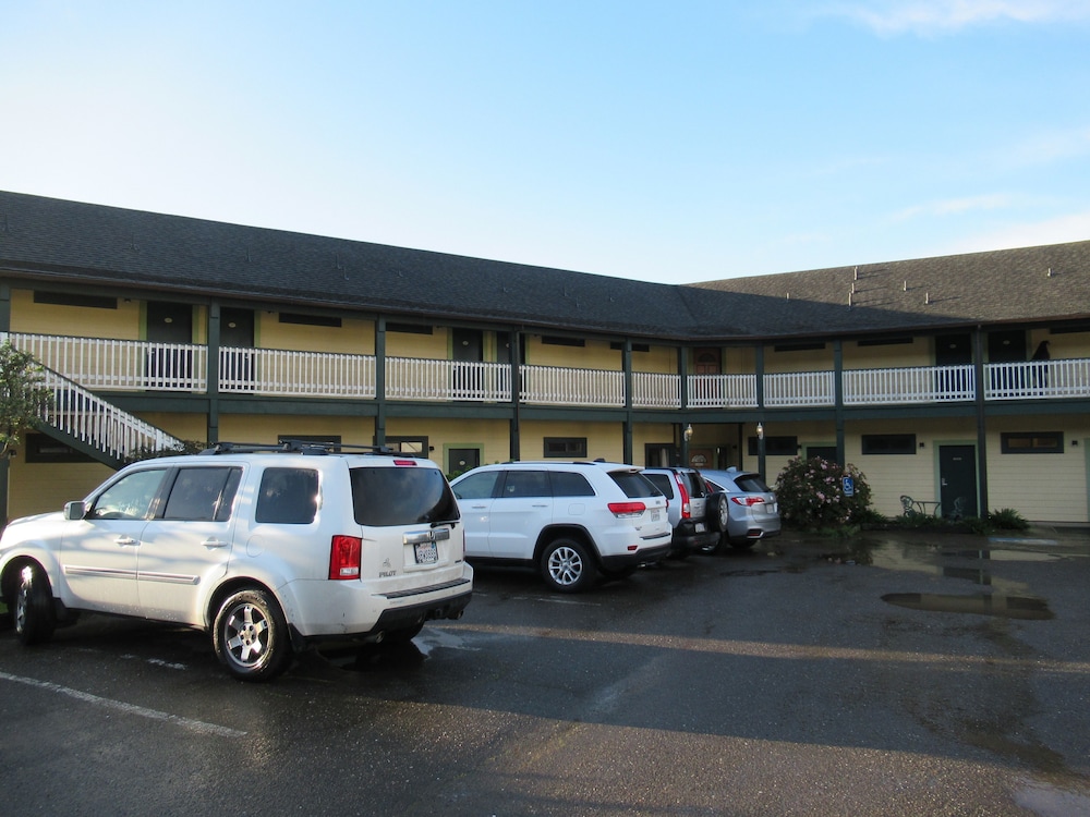 Gualala Country Inn 35/45