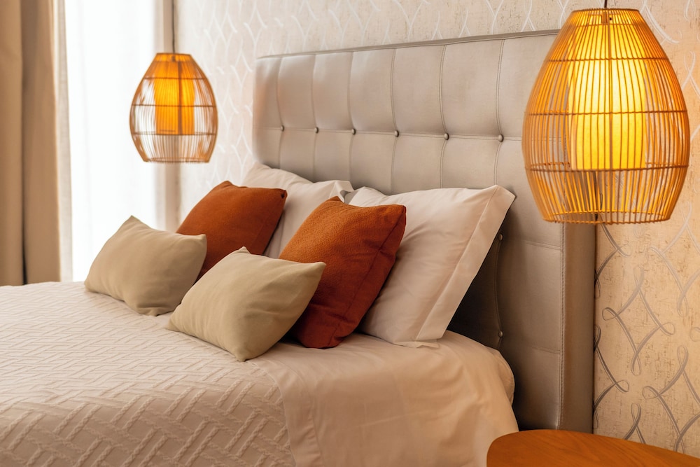 Central Guest House 25/50